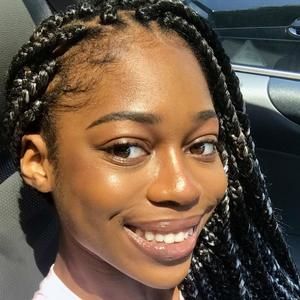 Meet your Posher, Mikayla